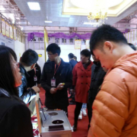 英国上市公司365全屋顶引爆青岛华夏家博会，锋芒毕露展实